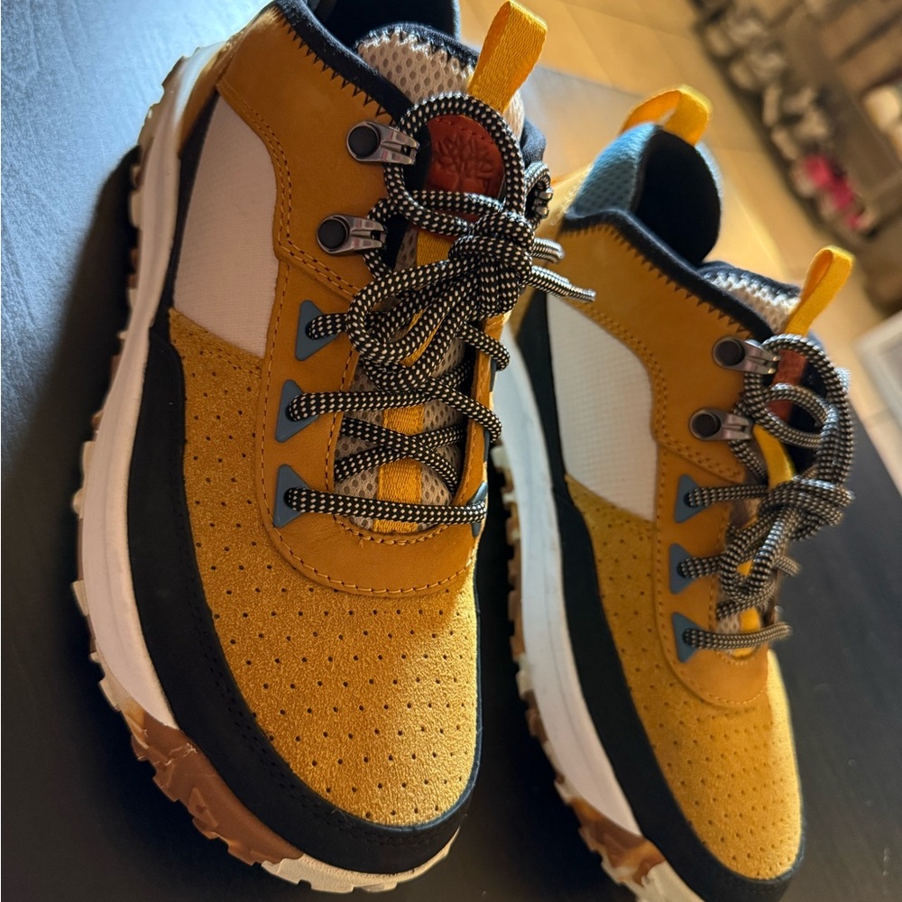 Timberland women’s suede casual hiking sneakers Pre-Owned